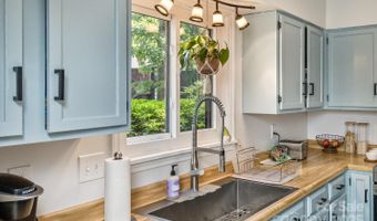 107 Cedar Forest Trl 107, Asheville, NC 28803
