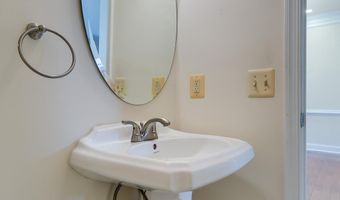 2026 N CULPEPER St, Arlington, VA 22207