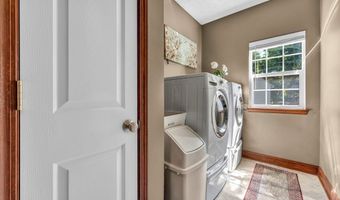 880 Shadow Creek Trl, Amherst, OH 44001