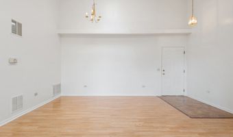 941 N Swift Rd 301, Addison, IL 60101