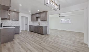 11456 Manzanita St, Armona, CA 93202