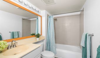 3075 Ala Poha Pl 1807, Honolulu, HI 96818