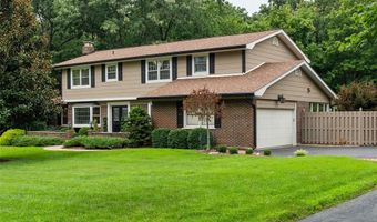 21 Meadowbrook Country Club Est, Ballwin, MO 63011