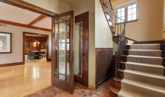 907 1st Dr NW, Austin, MN 55912