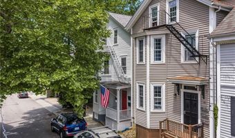28 Young St 1, Newport, RI 02840