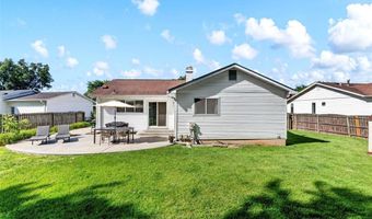 375 Novara Dr, Ballwin, MO 63021