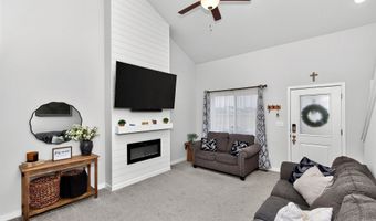 2832 21st St SW, Altoona, IA 50009