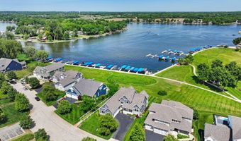 40561 N Newport Dr, Antioch, IL 60002