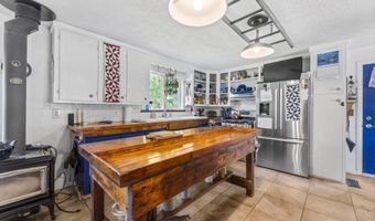 252 Meadowhill Rd, Manchester, ME 04351