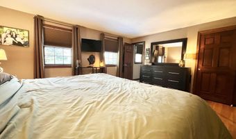 12 Nathaniel Dr, Amherst, NH 03031