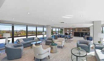 4390 LORCOM Ln 810, Arlington, VA 22207