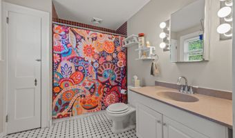 5 Wall St, Cromwell, CT 06416