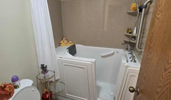 6 The Pnes, Beatrice, NE 68310