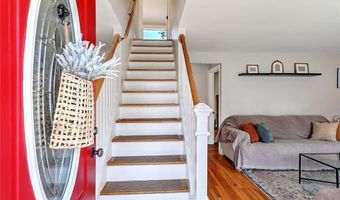 9 Norman St, Cumberland, RI 02864