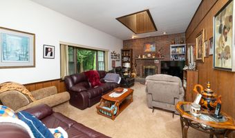 34 Michele Dr, Middletown, NJ 07748