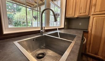 200 Caroline Ave, Altoona, PA 16602