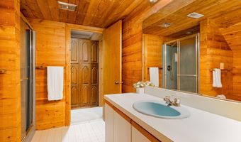 3949 Waldenwood Dr, Ann Arbor, MI 48105