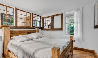 6 Spring St, Chester, CT 06412