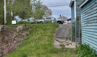 443 Shore Rd, Bourne, MA 02532