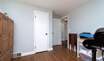 322 Garden City Dr, Cranston, RI 02920