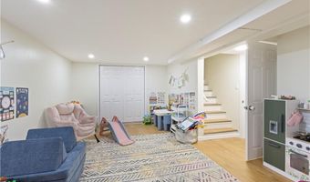 141 Woodward Ave, East Providence, RI 02914