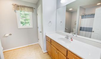 145 Pine St, Appomattox, VA 24522