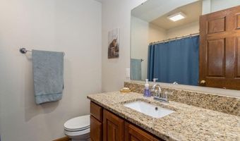 1049 Vine Ave, Riverside, IA 52327