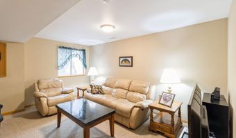 2516 Somerset Dr, Ames, IA 50010