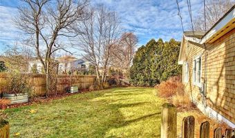 18 Orchard Ave, Barrington, RI 02806