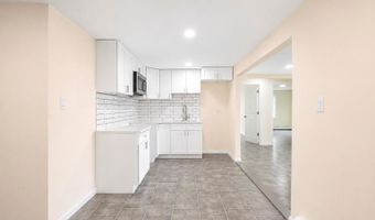 41 Madison Ave, Amityville, NY 11701