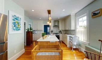 9 Dartmouth St, Newport, RI 02840