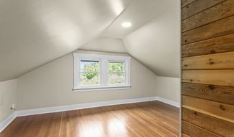 504 ABERNETHY Rd, Oregon City, OR 97045