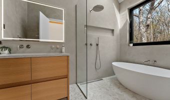 111 E Neptune Ave, Beverly Shores, IN 46301