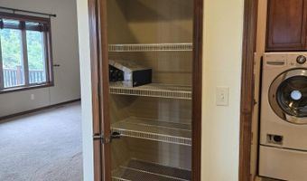 212 S Augusta Ave, Brandon, SD 57005