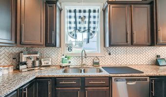 6 LOBELL Rd, Abbottstown, PA 17301