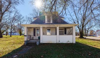 224 W Delta St, Aurora, MO 65605