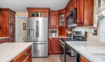 10 Roselawn Ave, North Smithfield, RI 02824