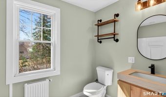 56 West St, Bolton, CT 06043