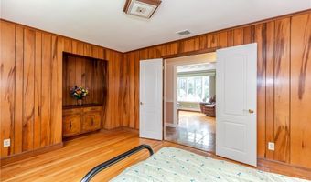 3 Ostend St, Johnston, RI 02919