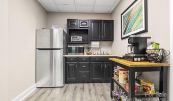 8037 Corporate Center Dr, Charlotte, NC 28226