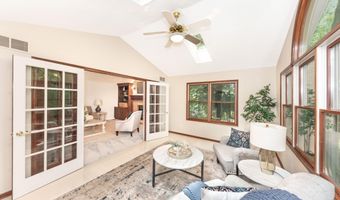 5521 Lohr Lake Dr, Ann Arbor, MI 48108