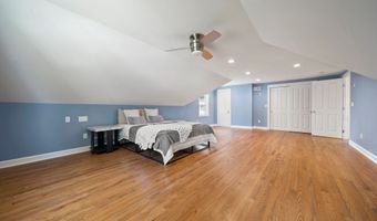 21 Oakwood Mnr, Cromwell, CT 06416