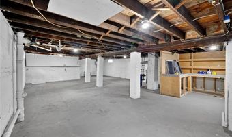 112 Villa Ave, Cranston, RI 02905