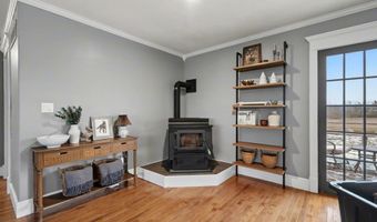 72 E 1600 Rd, Baldwin City, KS 66006