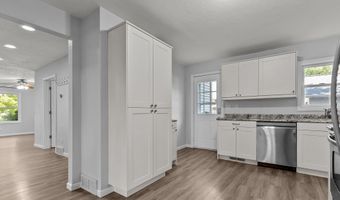 814 S MASON St, Appleton, WI 54914