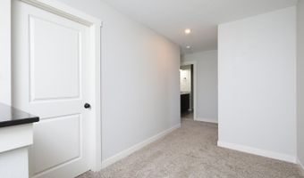 5421 Rowling Dr, Ames, IA 50014