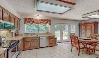 10203 Crestview Dr, Tyler, TX 75707
