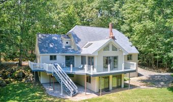 17 Stone Pound Ln, Atkinson, NH 03811