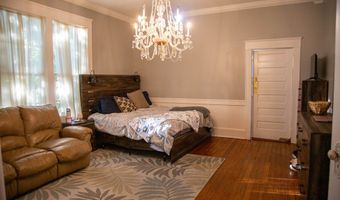 66 Weaver St, Baxley, GA 31513