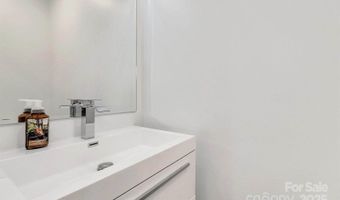 215 E Oakview Rd, Asheville, NC 28806
